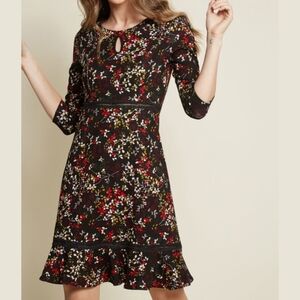 ModCloth “Poised for Potential” Knit Fit & Flare Holly Dress – Size Medium